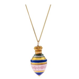 Wisior w formie buteleczki na perfumy z łańcuszkiem